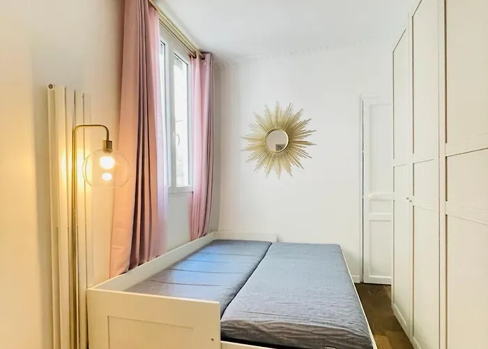 דירה Charming Chateau City Center *
