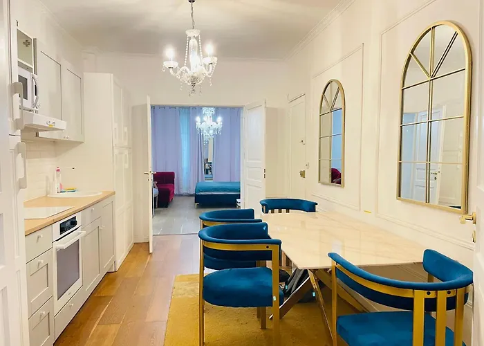 Charming Chateau City Center דירה ורסאי